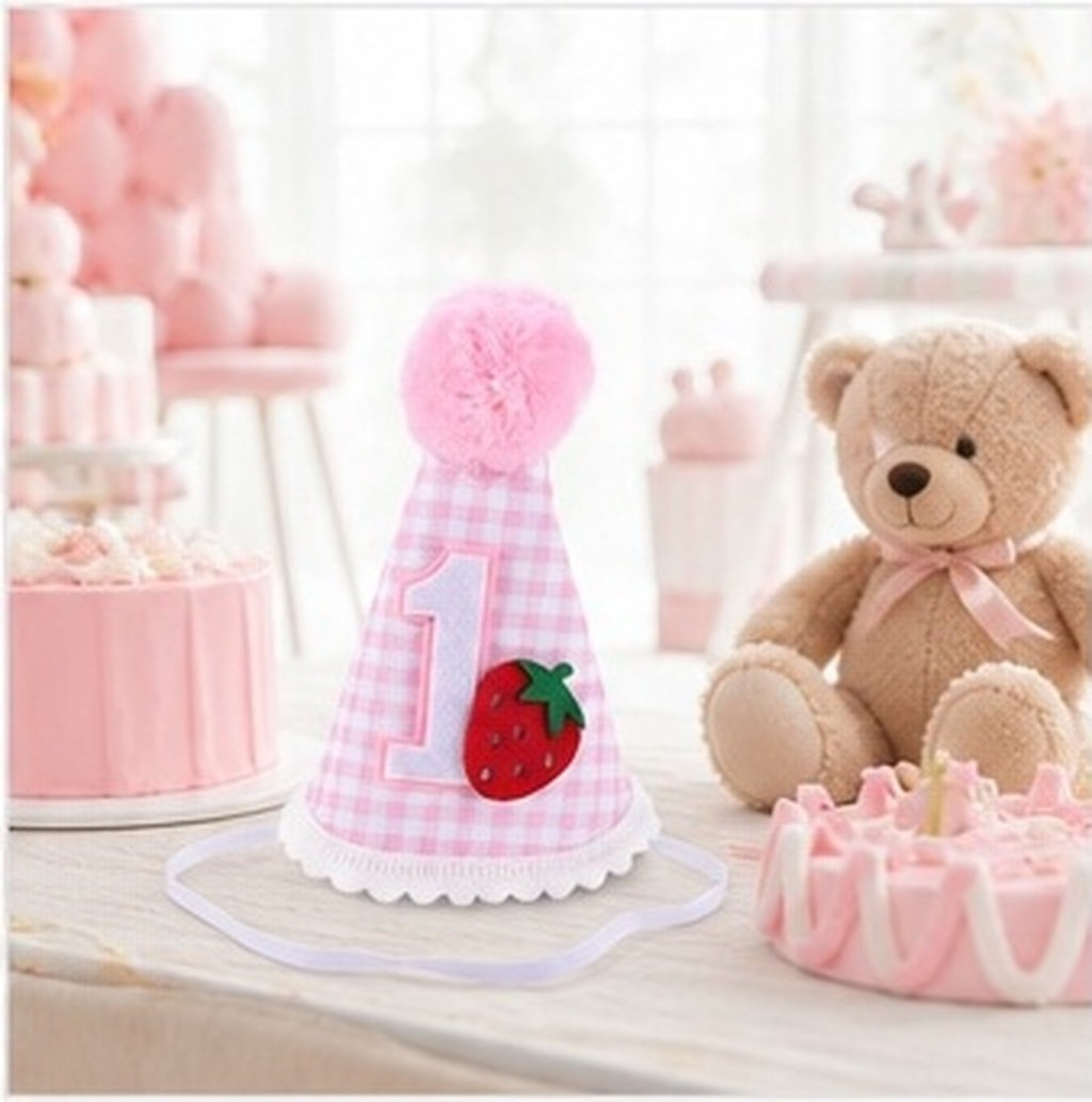 Strawberry First Birthday Hat  - Party Hat Cone recension och pris